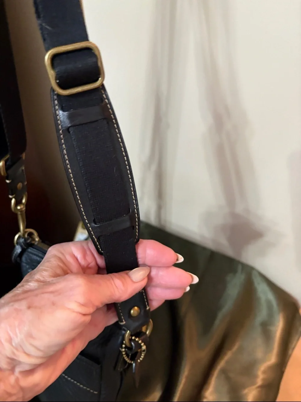 Vintage Coach small leather crossbody messenger bag late 90’s
